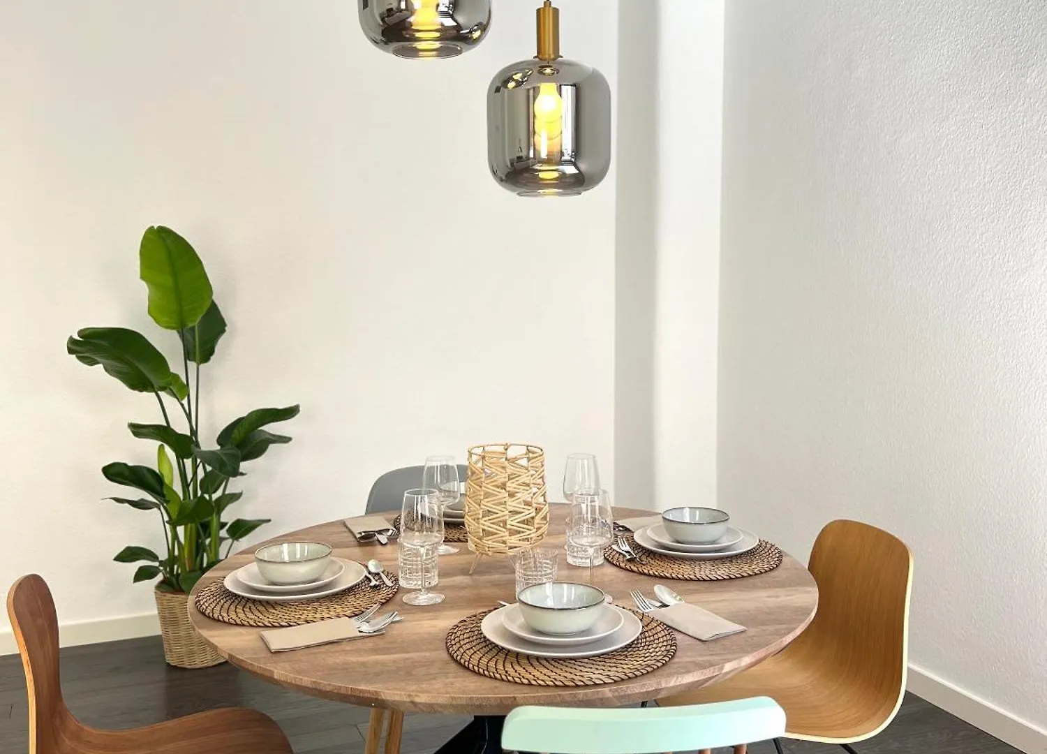Apartment Stuttgart Zentrum - Hoelderlinplatz - 80Qm - Eg