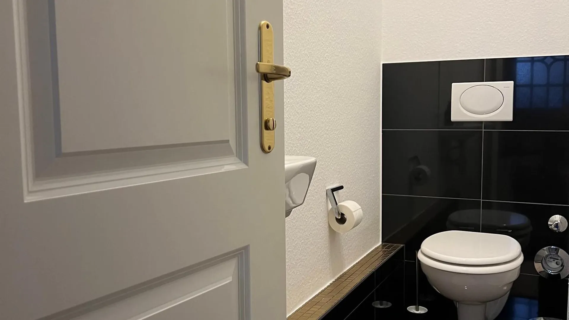 Stuttgart Zentrum - Hoelderlinplatz - 80Qm - Eg Apartment