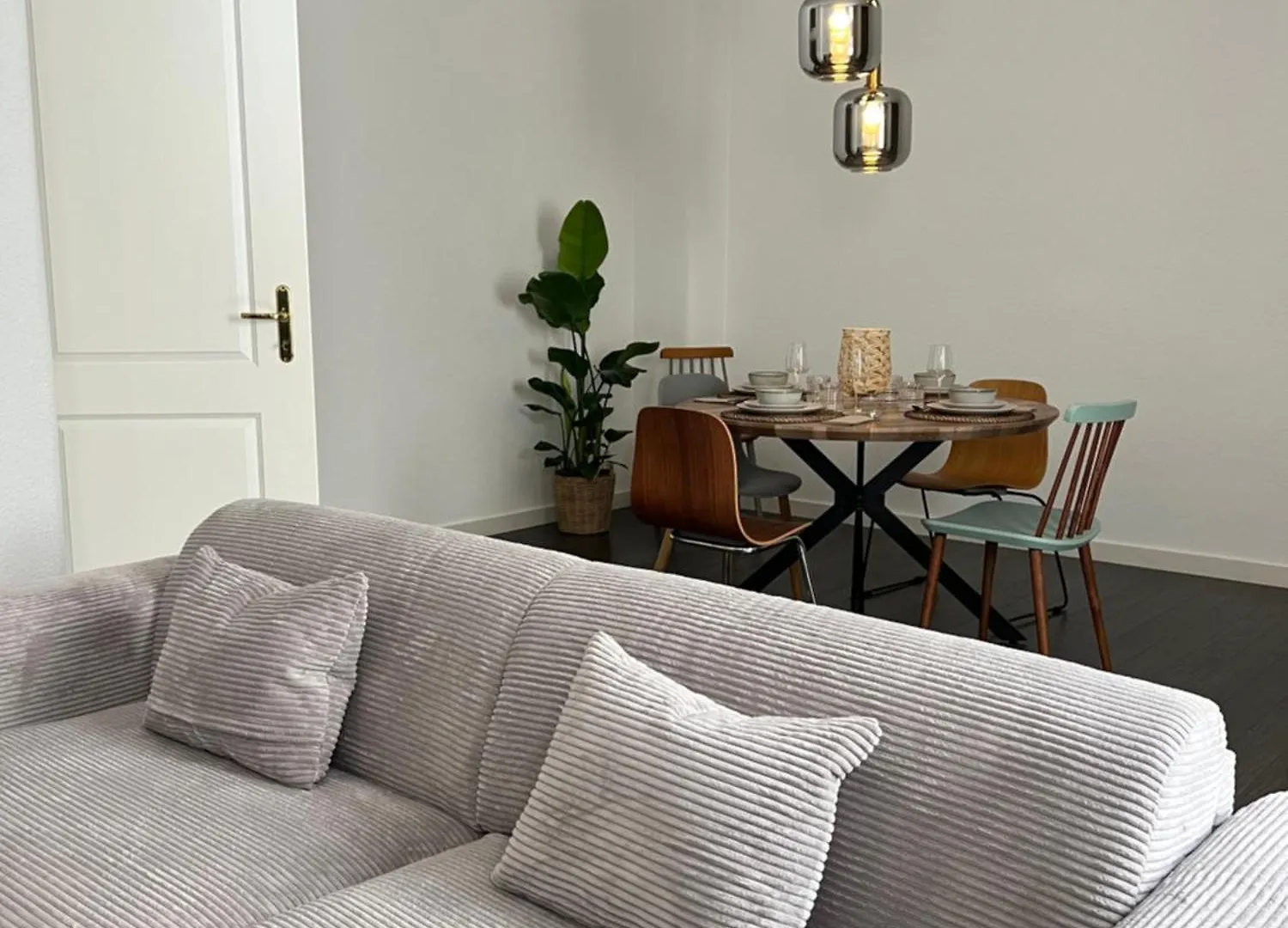 Апартаменты Stuttgart Zentrum - Hoelderlinplatz - 80Qm - Eg Германия